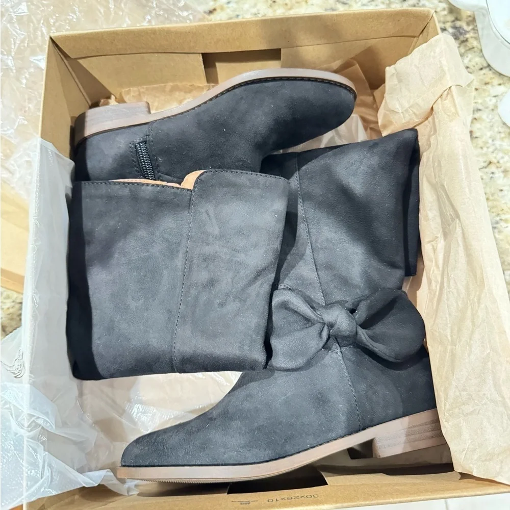 Women's Black Suede Boots